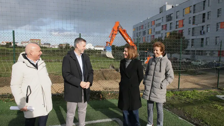 Iniciadas las obras del graderío del campo Nando Yosu.
