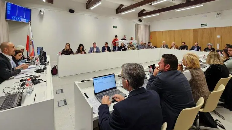 Un momento de la sesión plenaria en Torrelavega.