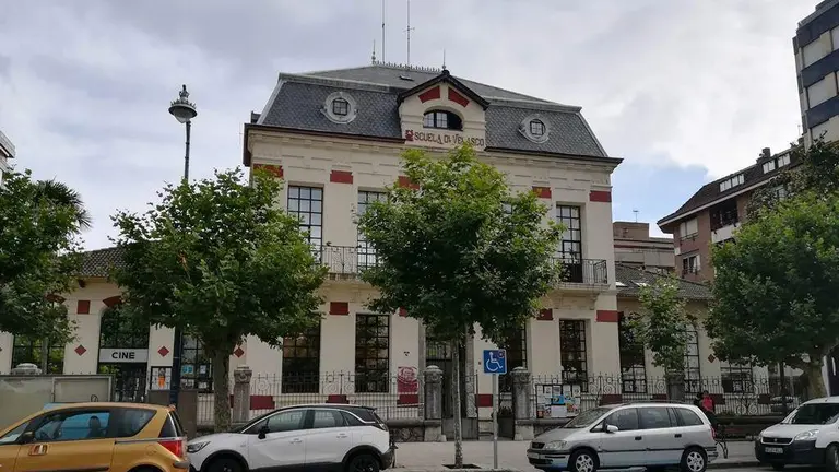 Casa de Cultura de Laredo. R.A.