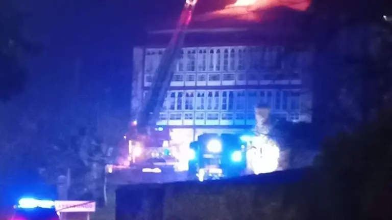 Un momento del incendio en Arredondo.