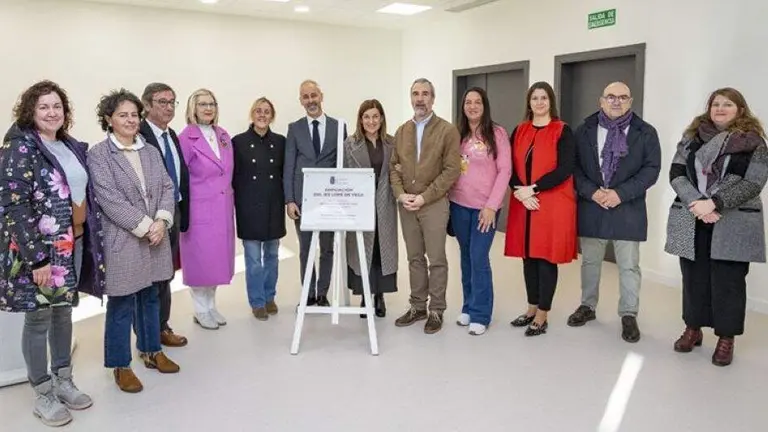 Las autoridades pol&iacute;ticas visitaron las nuevas instalaciones.