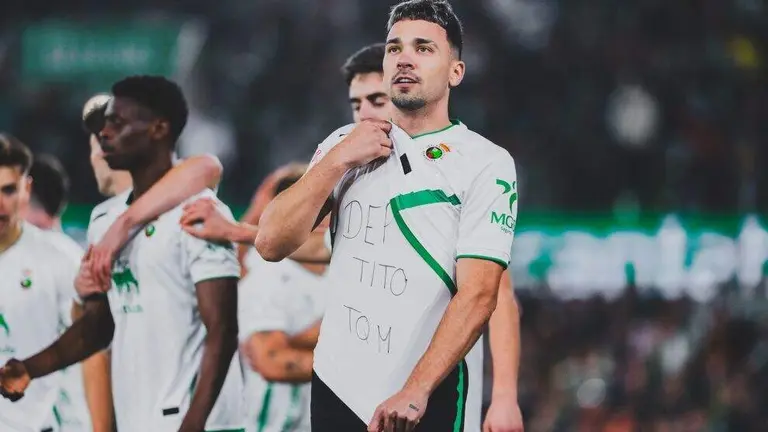 Arana dedic&oacute; los goles a su t&iacute;o fallecido.