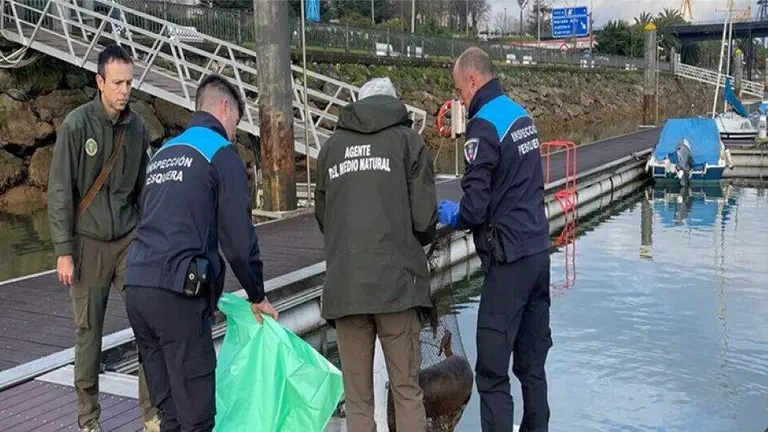 Agentes medioambientales en Orconera.