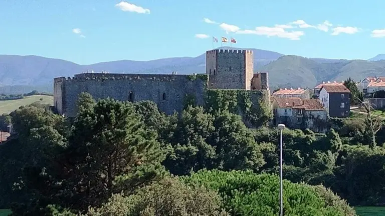 Iglesia de San Vicente de la Barquera. R.A.