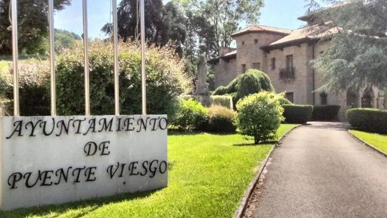 Ayuntamiento de Puente Viesgo. R.A.