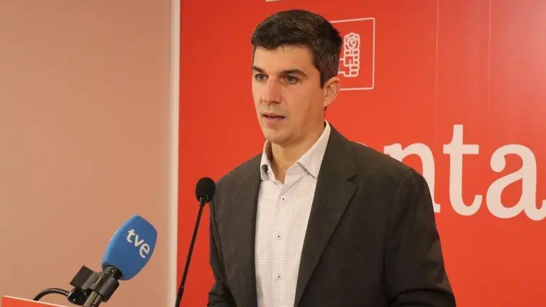 El portavoz socialista, Daniel Fern&aacute;ndez.