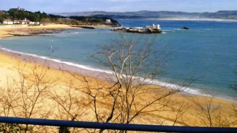 Playa de Los Peligros en Santander.