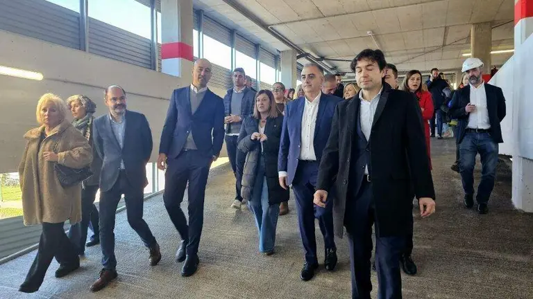 Las autoridades pol&iacute;ticas en la inauguraci&oacute;n.