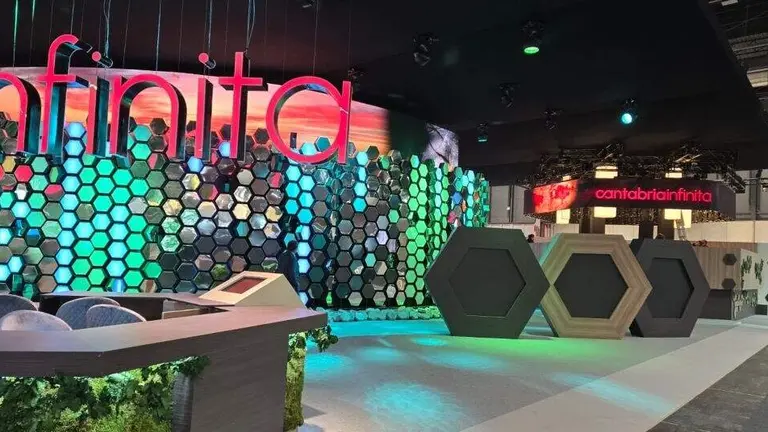 Expositor de Cantabria en Fitur.