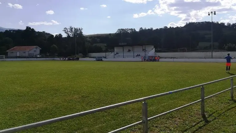 Campo de f&uacute;tbol del Igu&ntilde;a. R.A: