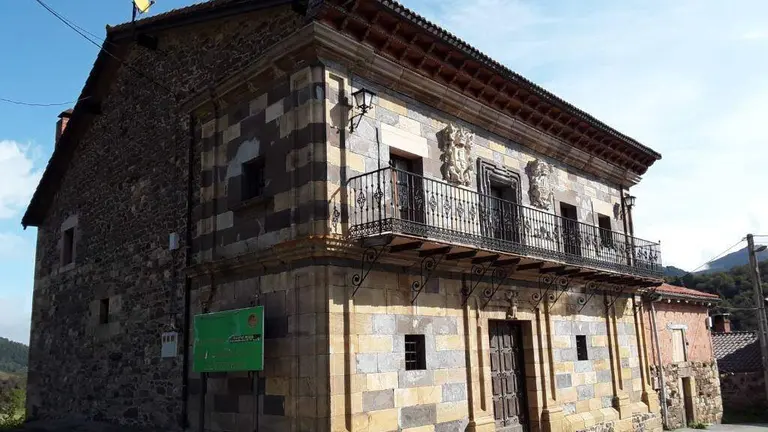 La Casona de Lombrana. P&aacute;gina Ayuntamiento de Polaciones