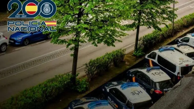Polic&iacute;a Nacional en Torrelavega.
