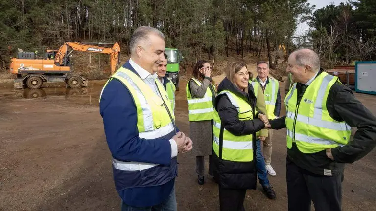 Las autoridades pol&iacute;ticas conocen los trabajos de recuperaci&oacute;n de la mina de zinc en Reoc&iacute;n.
