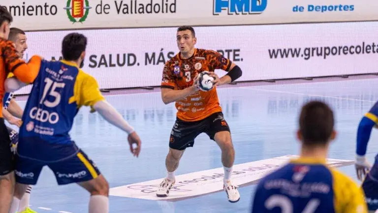 Un momento del partido del Bathco