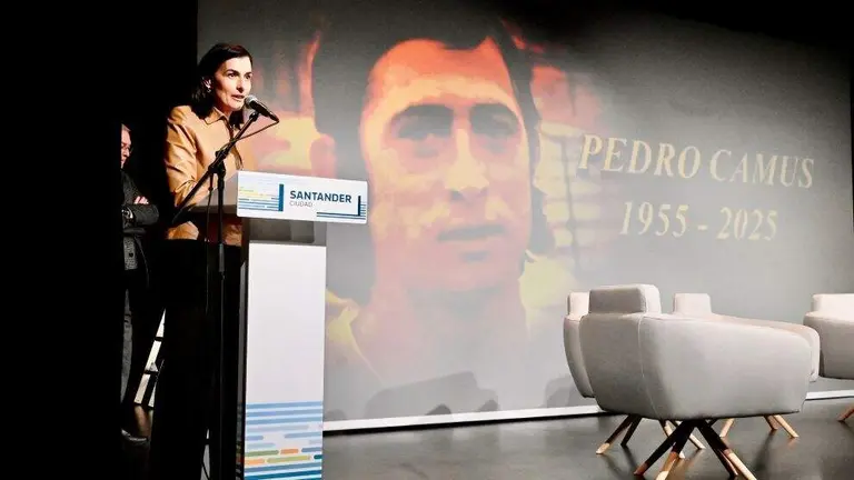 La alcaldesa Gema Igual (PP) en el homenaje a Pedro Camus.