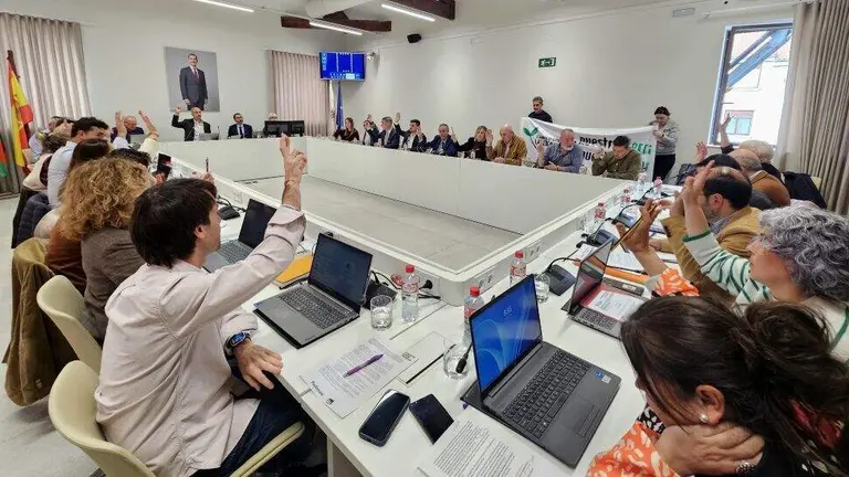 Concejales en el Pleno de Torrelavega.