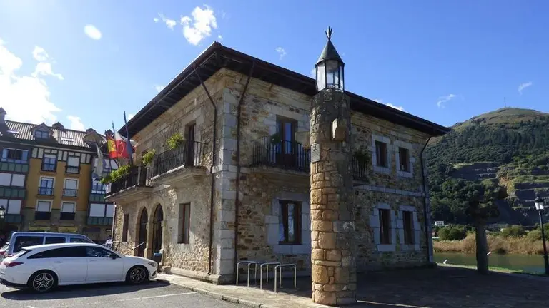 Ayuntamiento de Limpias. R.A.