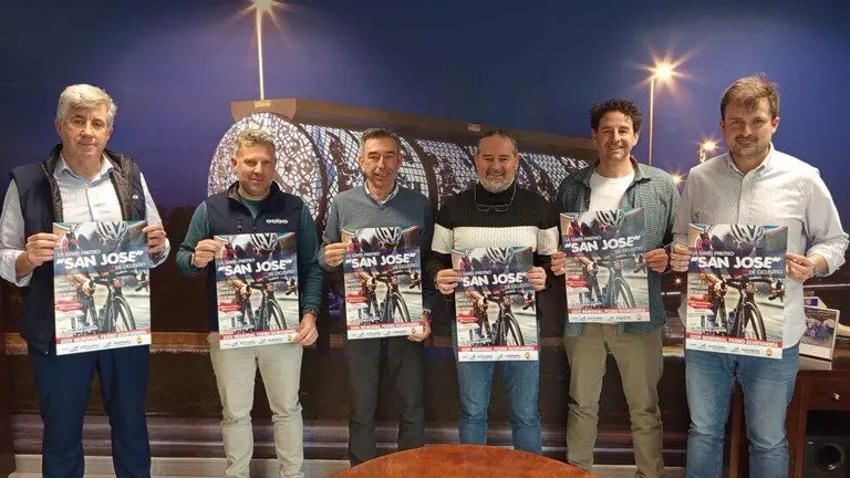 Presentaci&oacute;n de la prueba ciclista en El Astillero.