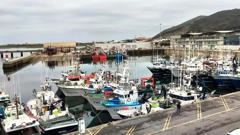 Puerto pesquero de Santo&ntilde;a. R.A.