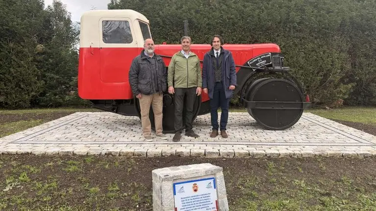 Acto de instalaci&oacute;n de la apisonadora.