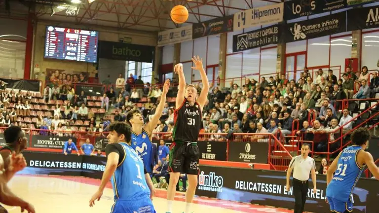 Victoria hist&oacute;rica del Grupo Alega Cantabria.