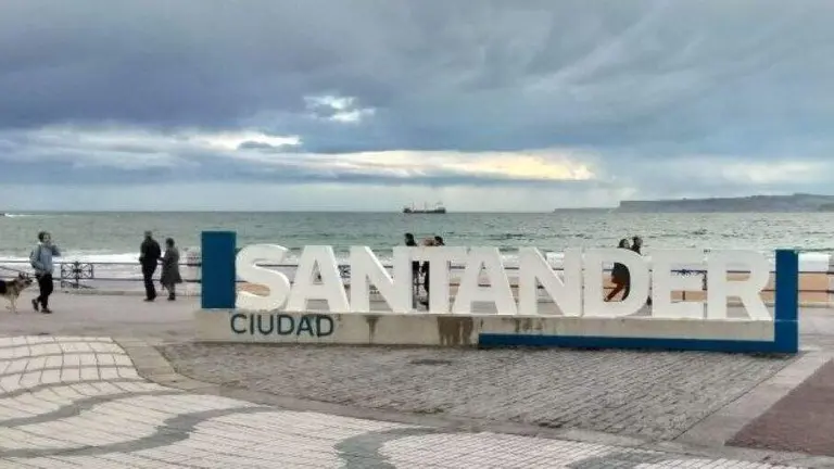 La Polic&iacute;a Local tuvo que intervenir en la persecuci&oacute;n de un coche. R.A.