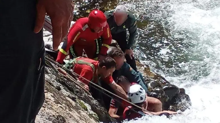 Rescate en el r&iacute;o.