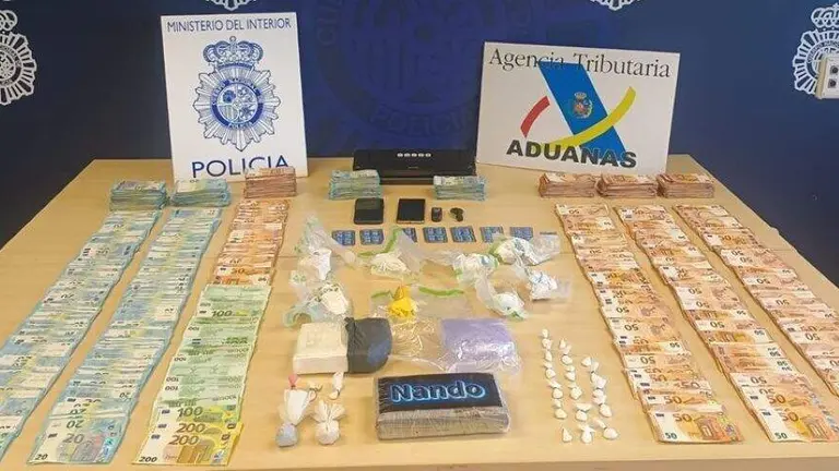 Material incautado en la operaci&oacute;n en Santander.