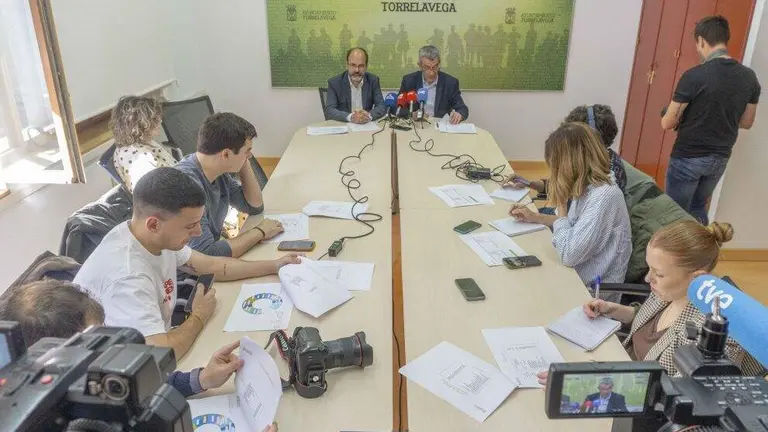Presentaci&oacute;n del avance del presupuesto de Torrelavega para 2026.