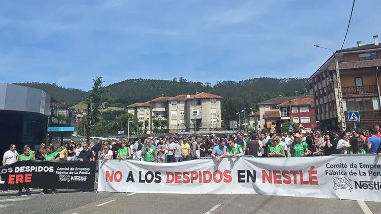 Concentraci&oacute;n de protesta en la empresa N&eacute;stle.