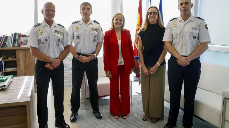 Reuni&oacute;n de la consejera de Presidencia con representantes de la Polic&iacute;a Nacional.