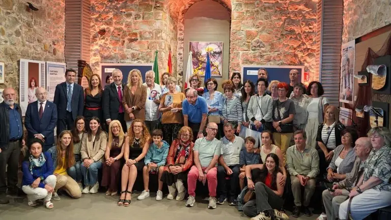 Acto de entrega d elos restos en Castro Urdiales.