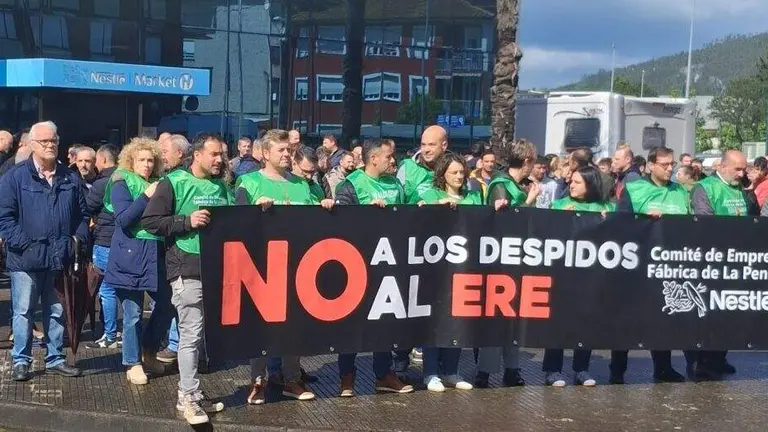 Movilizaci&oacute;n d elos trabajadores de la f&aacute;brica N&eacute;stle.