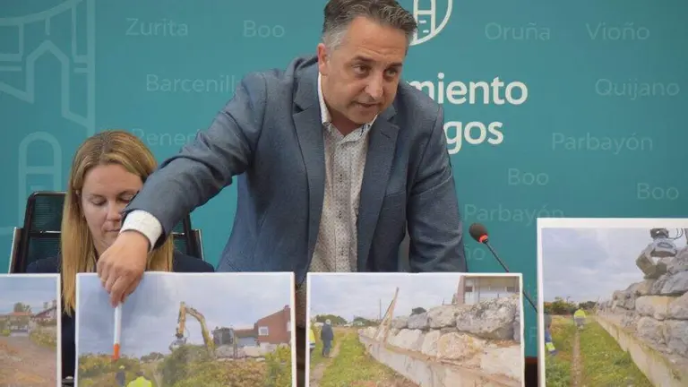 El alcalde Carlos Caram&eacute;s (PP) en el Pleno.