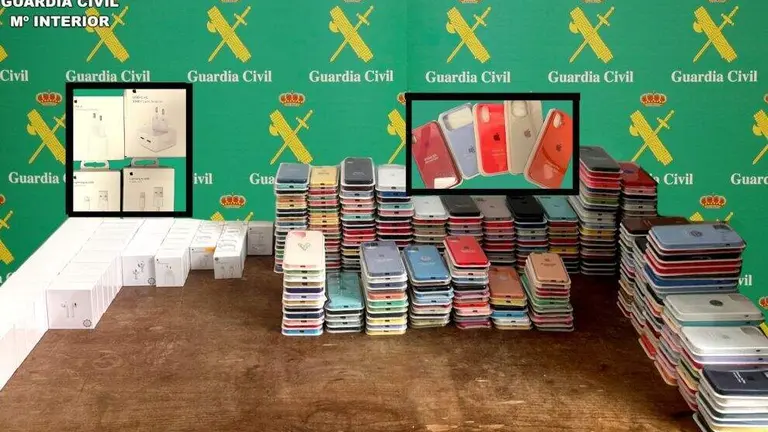 Material intervenido por la Guardia Civil.