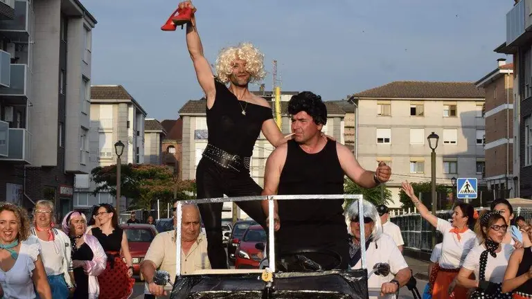 Desfile de las pe&ntilde;as de Pi&eacute;lagos.