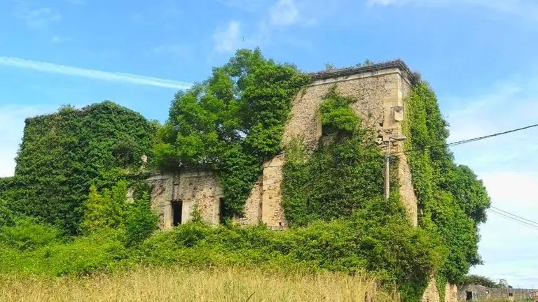Estado del Palacio en Colindres.