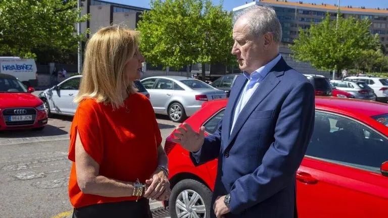 Ana Cabrero, presidenta de ATA, y Eduardo Arasti.