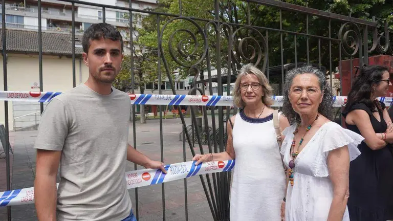 Asistentes al acto de Cantabristas en Laredo.