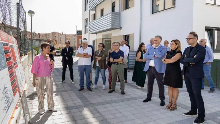 Acto de inauguraci&oacute;n de las viviendas de alquiler asequible en Reinosa.