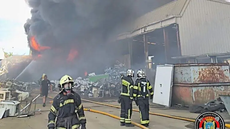Incendio de la chaterr&iacute;a en El Astillero.