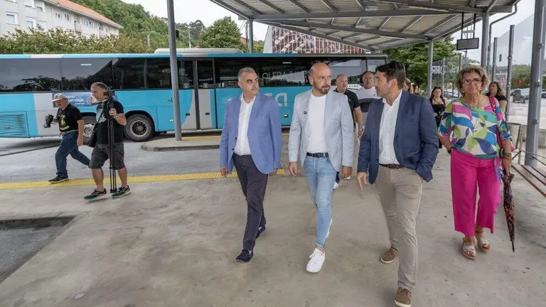 Las autoridades pol&iacute;ticas en la estaci&oacute;n de autobuses de Laredo.