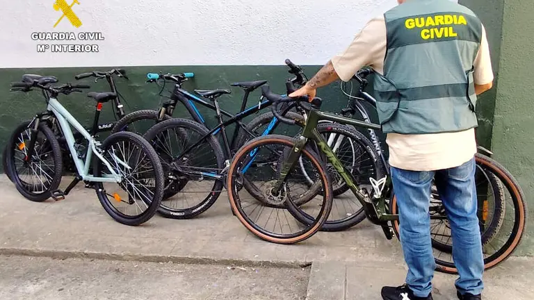 Recuperacion de las bicicletas en Laredo.