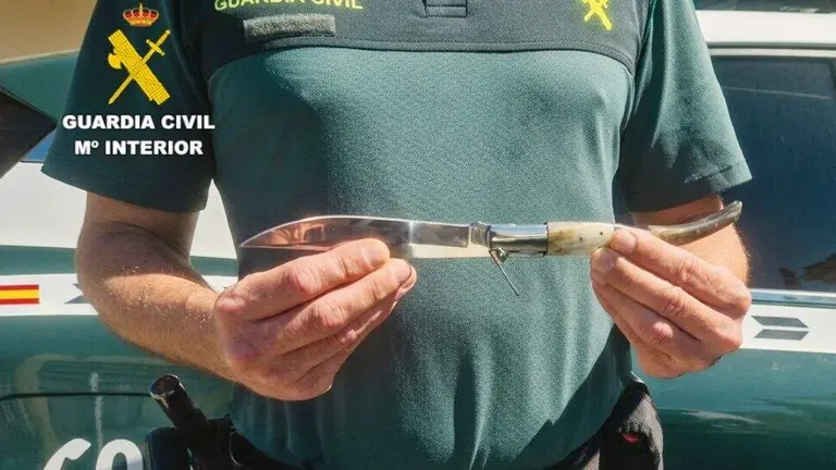 Navaja intervenida por la Guardia Civil.