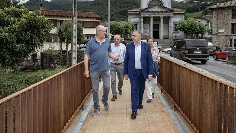 Las autoridades pol&iacute;ticas en Arredondo.