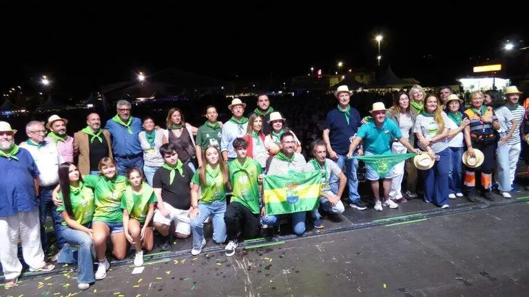Participantes en el preg&oacute;n de las Fiestas de San Gin&eacute;s en Colindres. R.A.