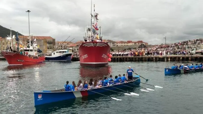 Procesi&oacute;n mar&iacute;tima en Santo&ntilde;a. R.A.
