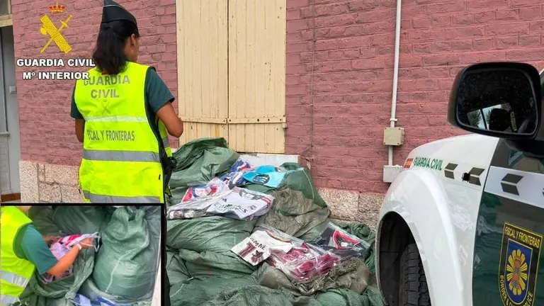 Camisetas intervenidas por la Guardia Civil.