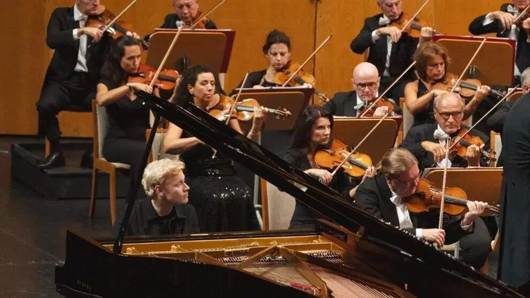 El pianista en el Palacio de Festivales de Cantabria.