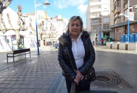 Esta enfermera recibió la Medalla de Oro del Colegio de Enfermería de Cantabria tras su jubilación. R.A.